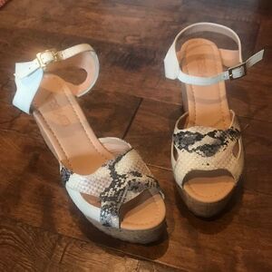 Versilia snakeskin embossed leather platform sandals, size 8, NWOT!